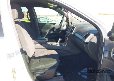 2017 Jeep Grand Cherokee Laredo 4X4 z USA, uszkodzony, nr VIN 1C4RJFAG6HC644972